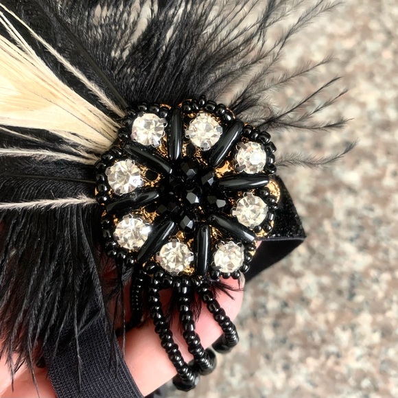 Flapper Feathers Headband 1920’s Style feature sparkling Rhinestones & Beads - Picture 7 of 8